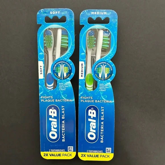 Oral-B Bacteria Blast Toothbrushes NWT - Picture 1 of 4